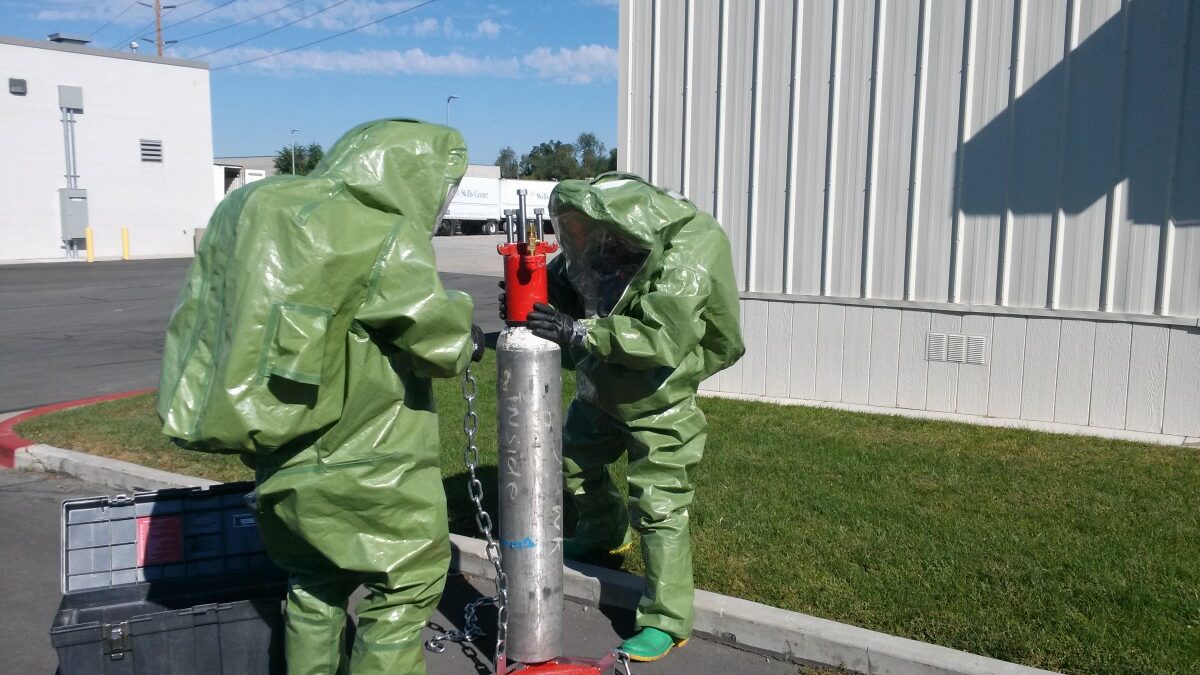 gas cylinder containment